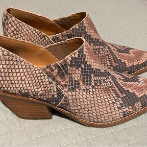 NWOT lucky brand booties